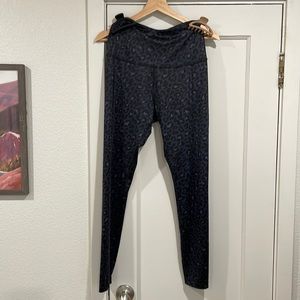 Beyond Yoga leopard print